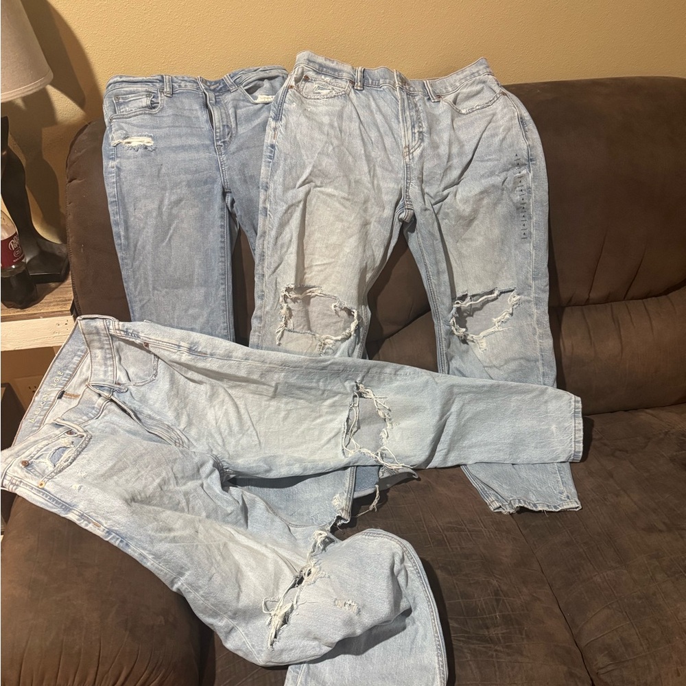 American Eagle Outfitters Light Blue Distressed Boyfriend Jeans